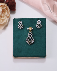 Vaidehi Pendant earring set