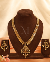 Regal Reverence: Lakshmi Coin Temple Necklace Set