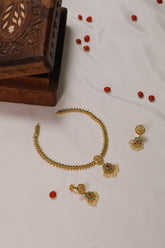 LEKSHMI GREEN SHORT NECK