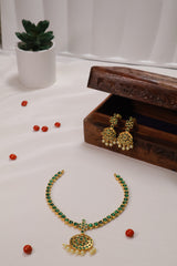 GREEN NECKLACE