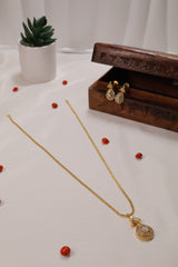 WHITE STONE NECKLACE