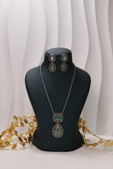 Elegant Green Stone Necklace Set