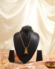 Elegant Gold Pendant Necklace with Beaded Tassel