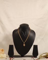 Elegant Gold-Plated Pendant Chain Necklace
