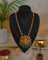 Traditional Temple Jewelry Set with Green Bead Accents