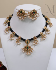 Mizhi – Black Thread Dori Necklace Set