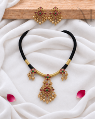 Maya – Premium Black Thread Necklace Set