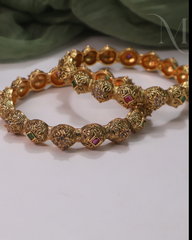 Vaidehi Nakshi Bangles