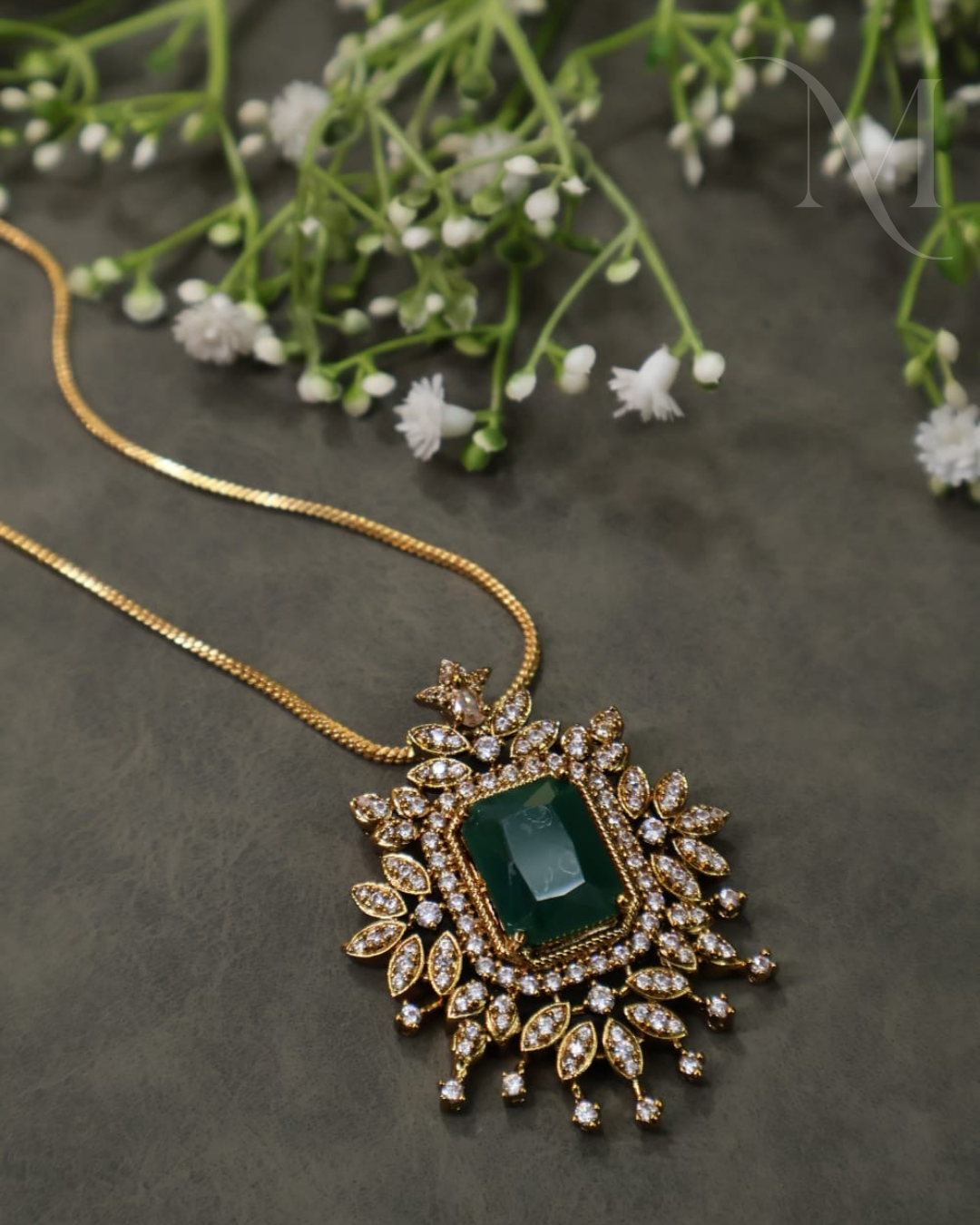 Emerald Aura Premium Pendant 💚