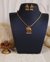 Ira Elephant Pendant Necklace 🐘