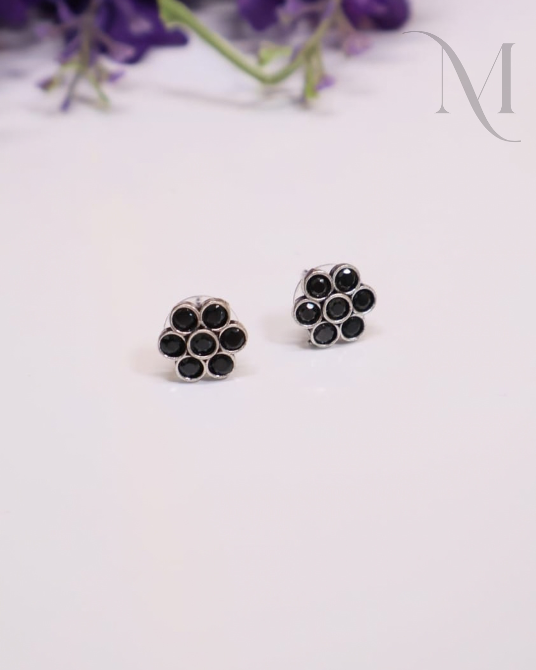 Kanmani Studs
