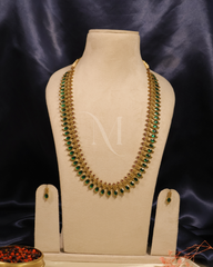 Timeless Grace: Mango Motif Temple Haram Set