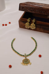 GREEN NECKLACE