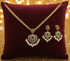 Festive Glow, Elegant Charm