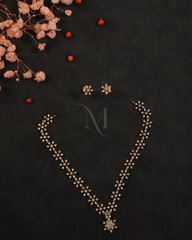 Elegant Floral Diamond Necklace Set
