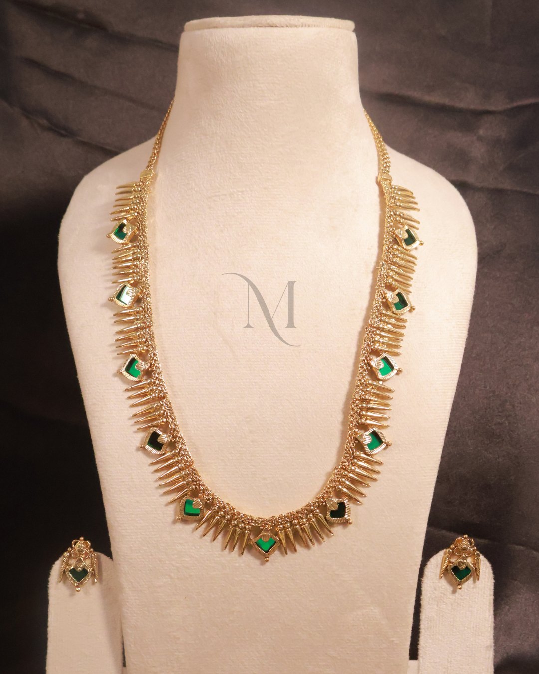 Emerald Spear Statement Necklace Set