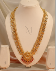 Elegant Gold Leaf Haram with Ruby Accents