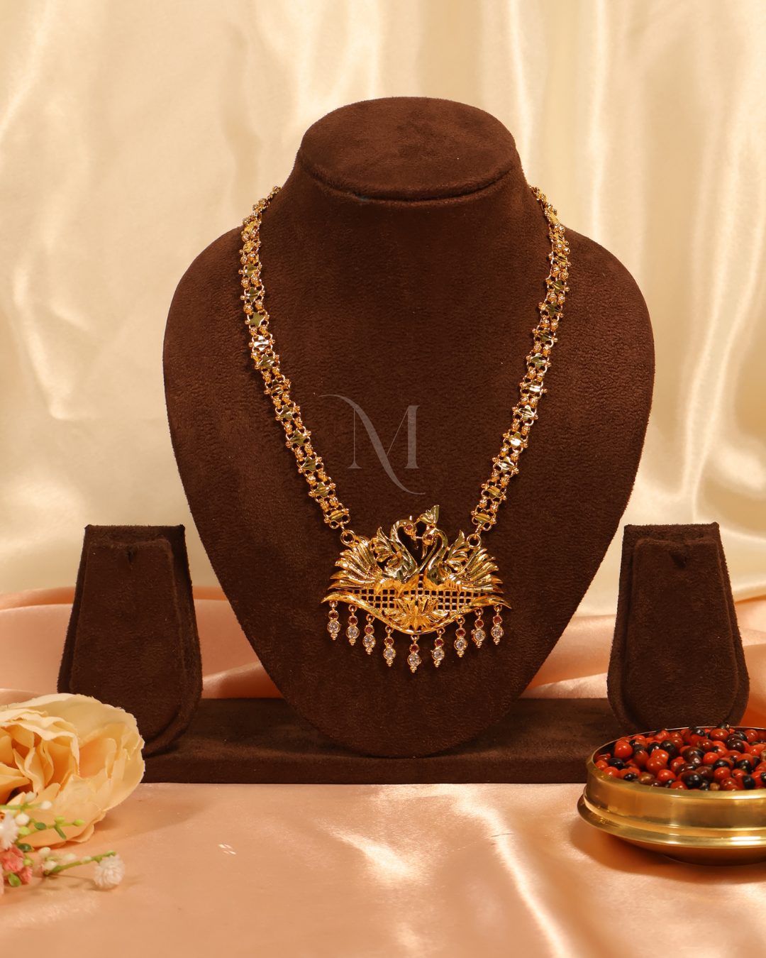 Regal Swan Motif Gold Necklace
