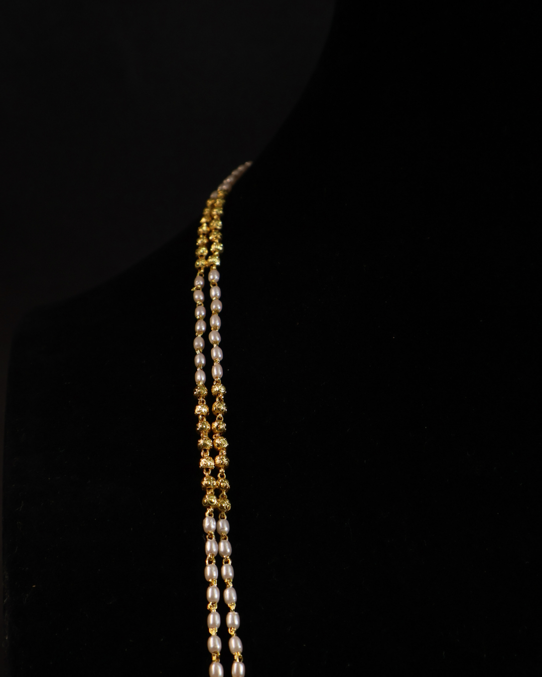 Elegant Double-Layer Pearl Chain with Gold Accents